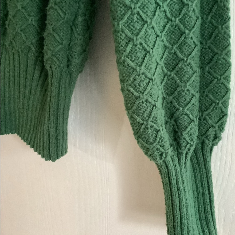 Green Textured Women's Sweater - Picture 2 of 6